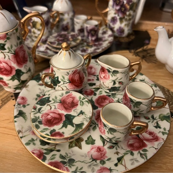 Formalities 4 Tiny Floral Porcelain Tea Sets - Picture 4 of 13